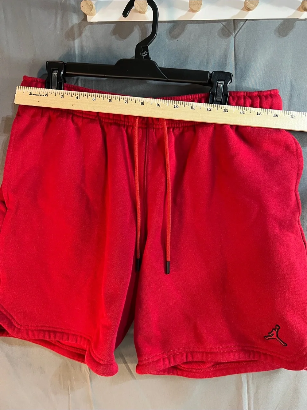 Jordan Men's LG  Red Athletic Fleece Shorts